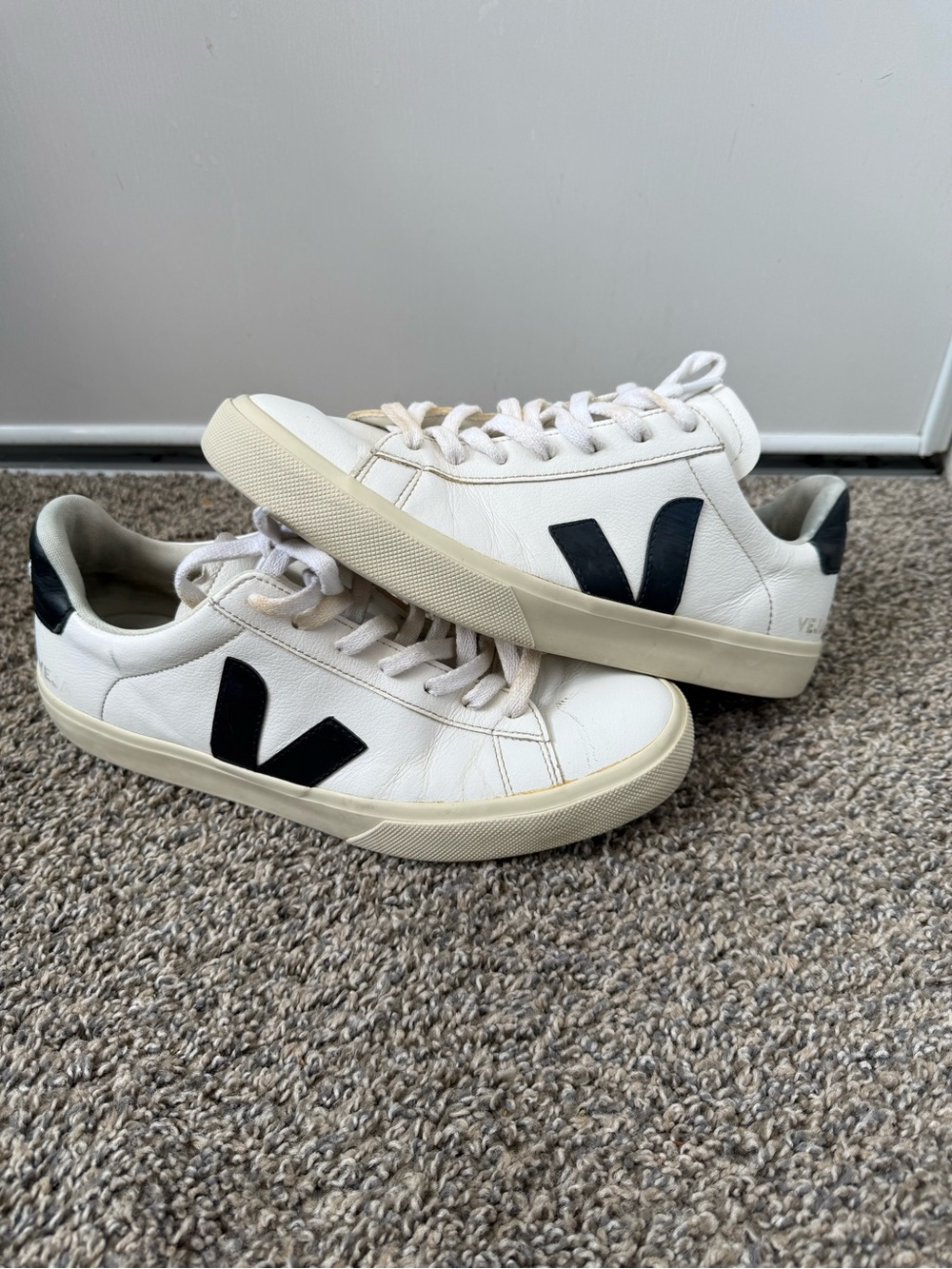 Veja Men’s White Leather Sneakers with Black V Logo - Picture 1 of 6